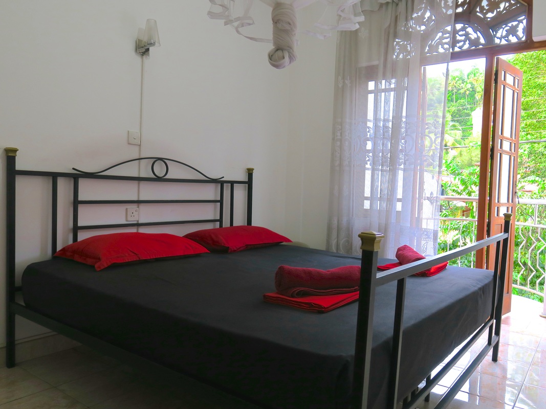 Kandy City Hostel Review | Sri Lanka | Wade and Sarah